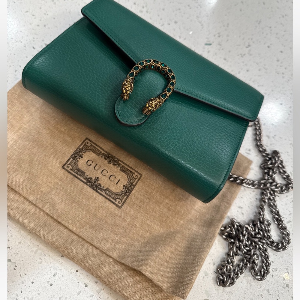 Selling a green AND RED I HAVE TWO  Gucci bag